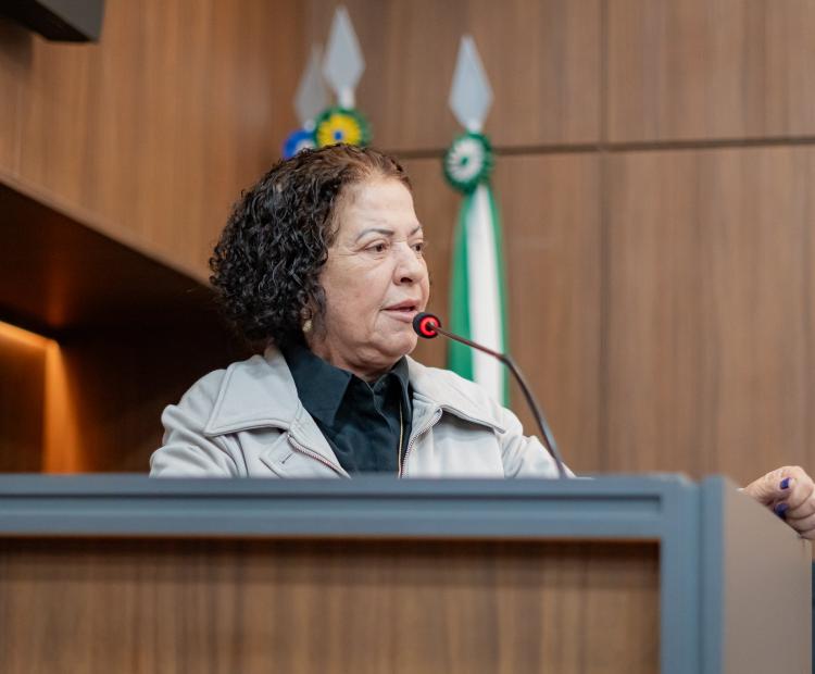Baixinha Giraldelli alerta para risco de doenças causadas pela falta de saneamento