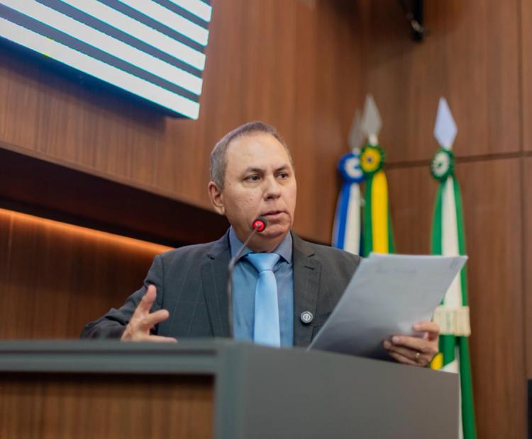 Dilemário Alencar reforça pedido por asfalto no Jardim Itapuã